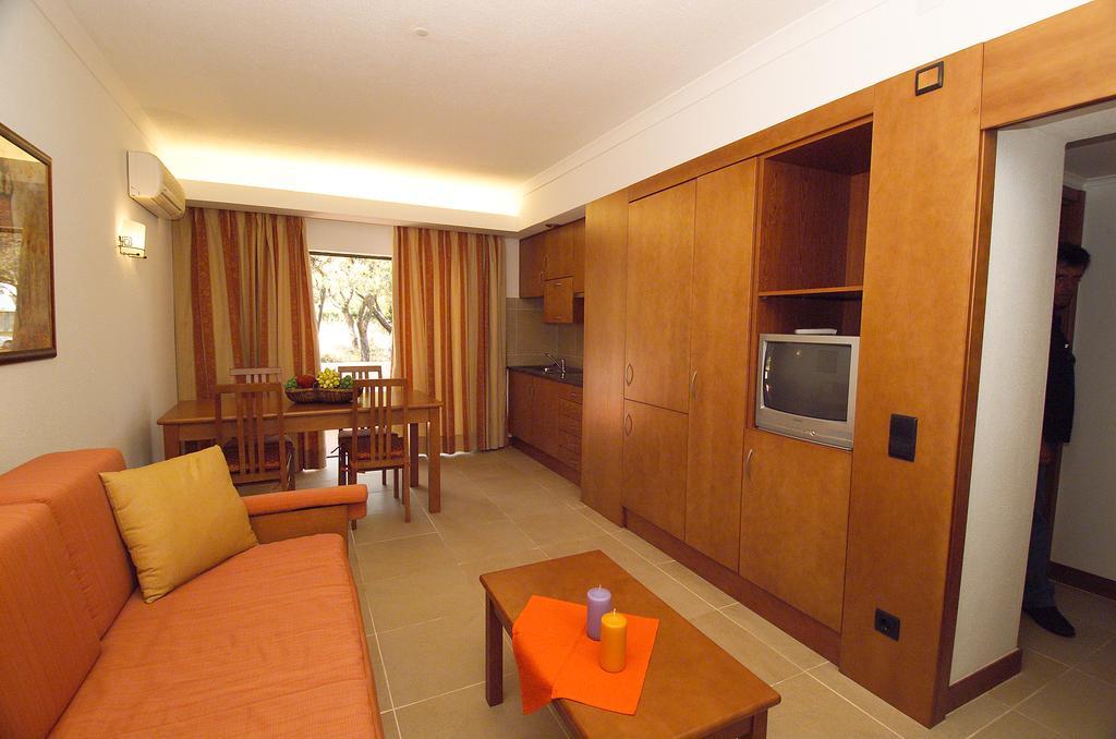 Apartamentos Alvaflor Quarteira Extérieur photo